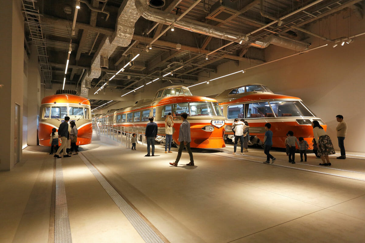 UDSが施設デザインを手がける、小田急電鉄初の展示施設「ロマンスカーミュージアム」が海老名駅前にオープン