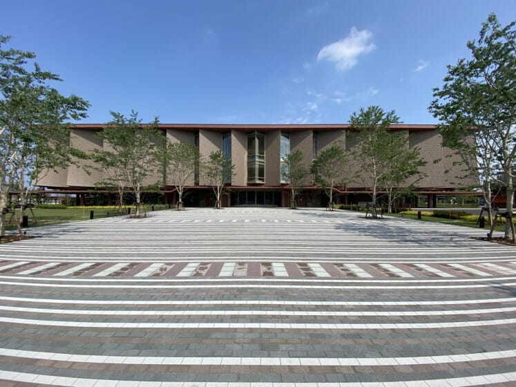 石川県立図書館