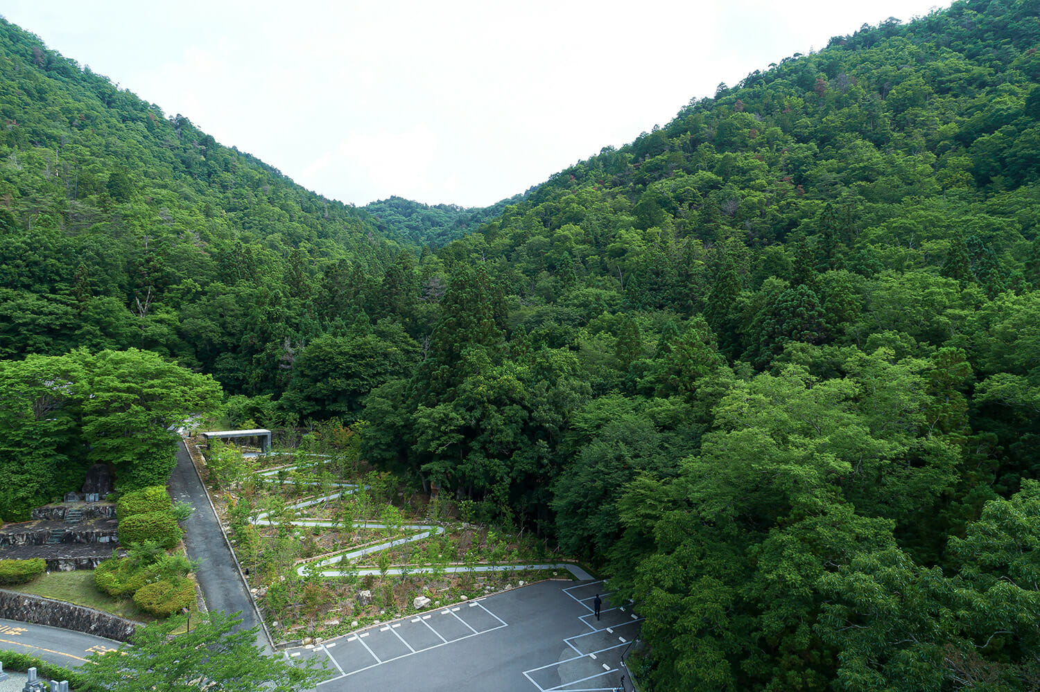 猪名川霊園樹木葬墓所　森の墓園「みまもりの丘」