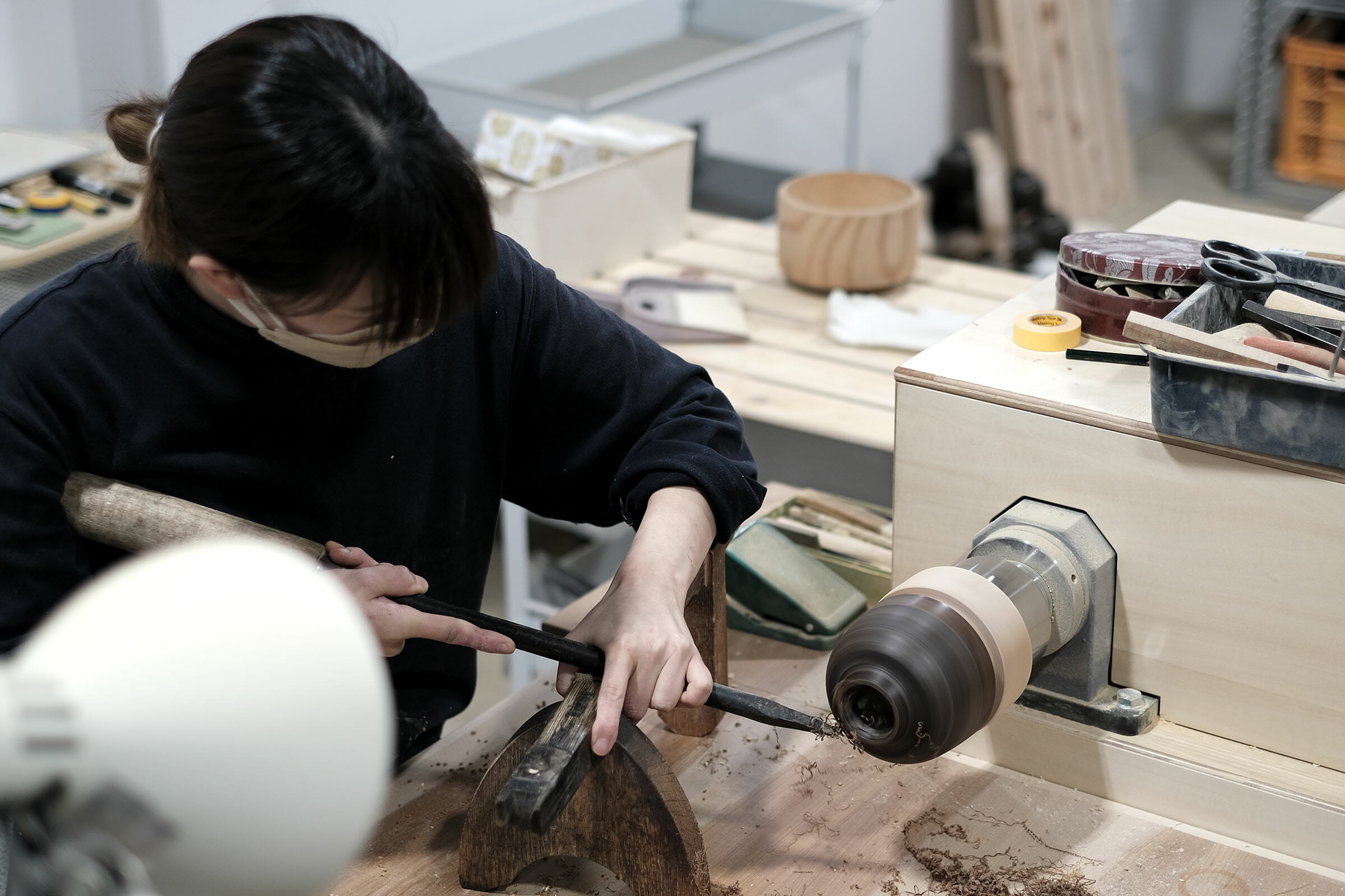 我戸幹男商店の職人による仕事風景