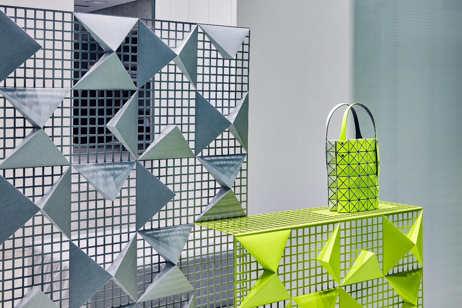 BAO BAO ISSEY MIYAKE 「DUO」 window display (4)