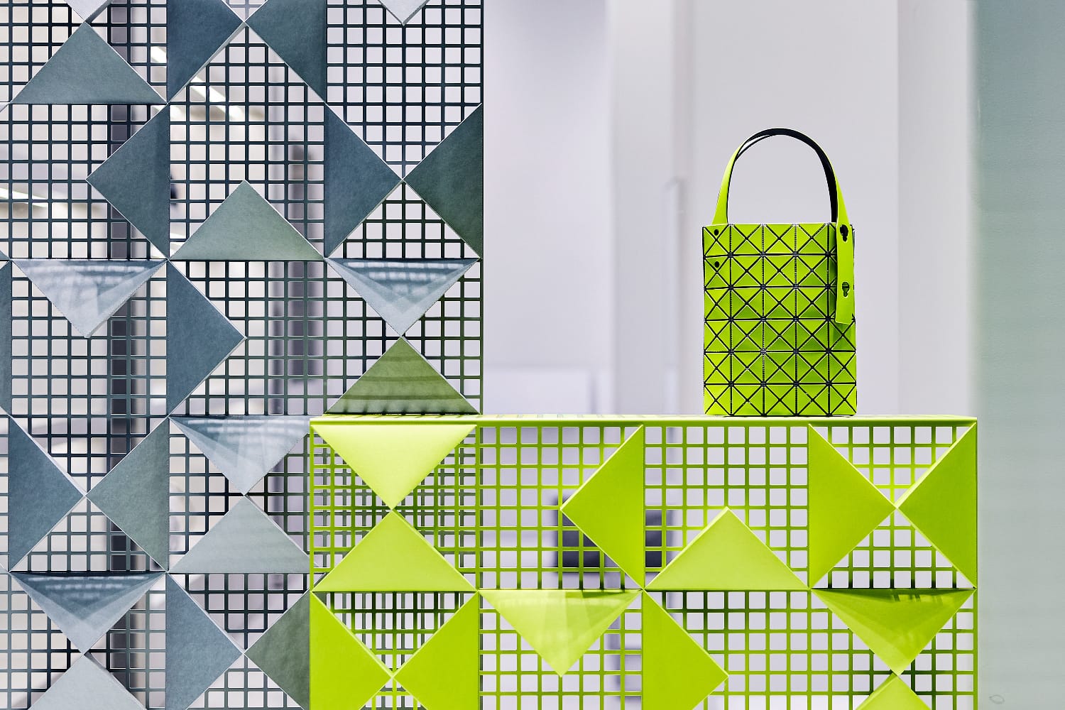 BAO BAO ISSEY MIYAKE 「DUO」 window display (5)