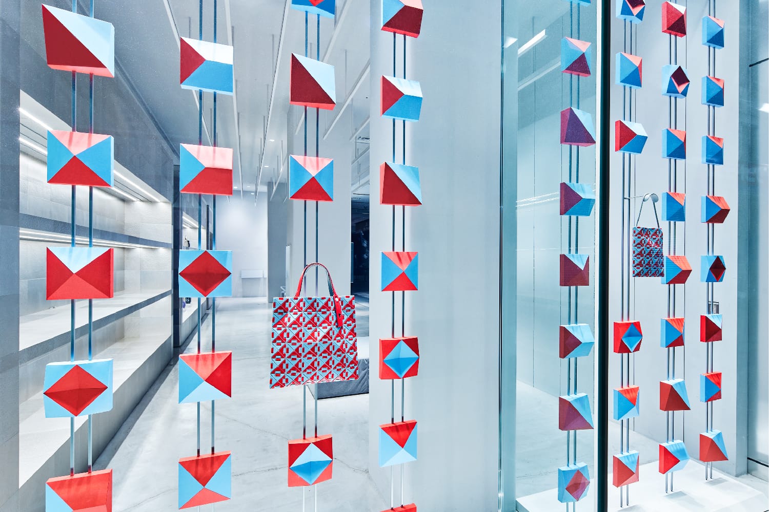 BAO BAO ISSEY MIYAKE 「CONNECT」 window display