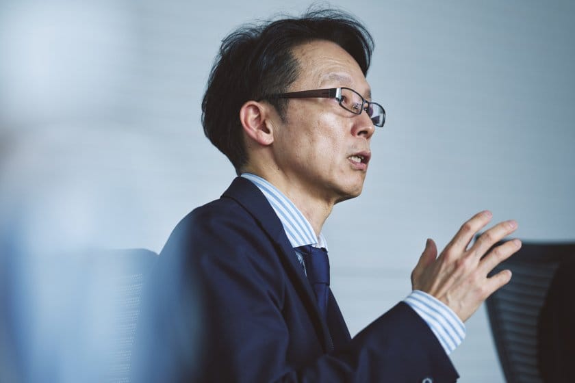 盛定歩
