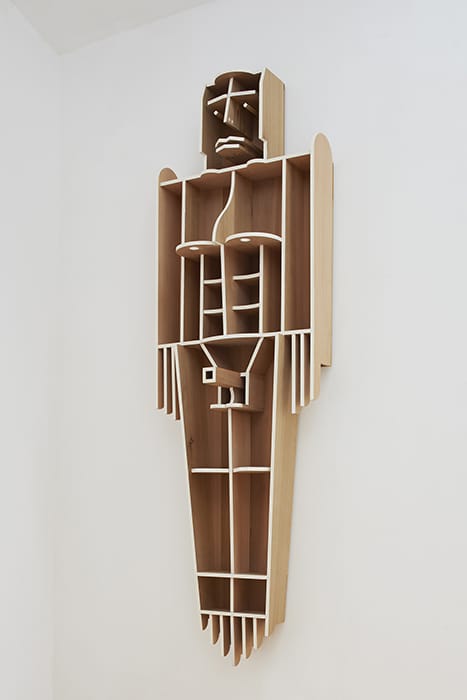 Robot shelf