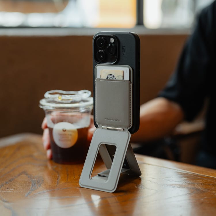 MOFT 8-in-1多機能スタンド- MagSafe対応