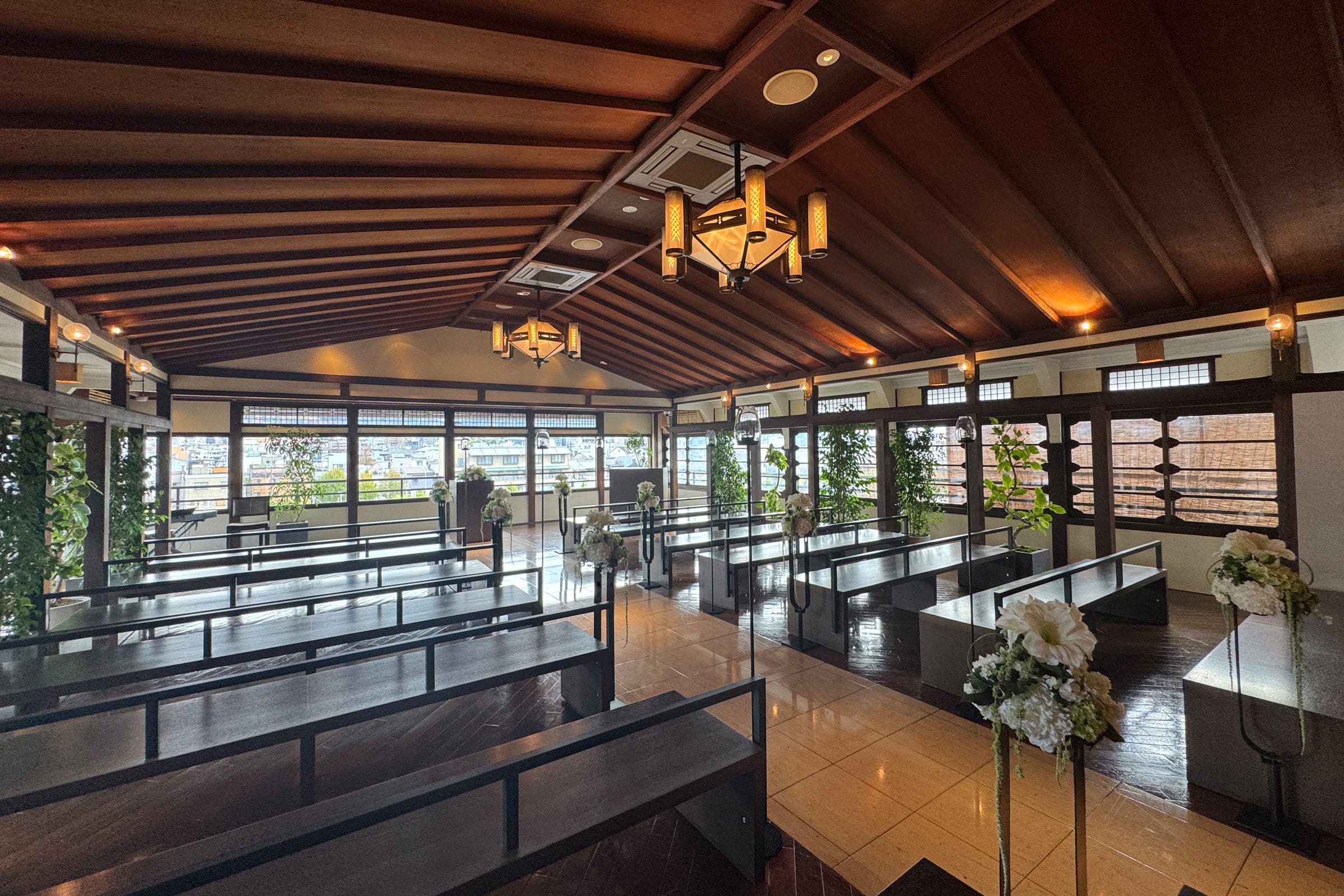 新館の最上階に位置するチャペル