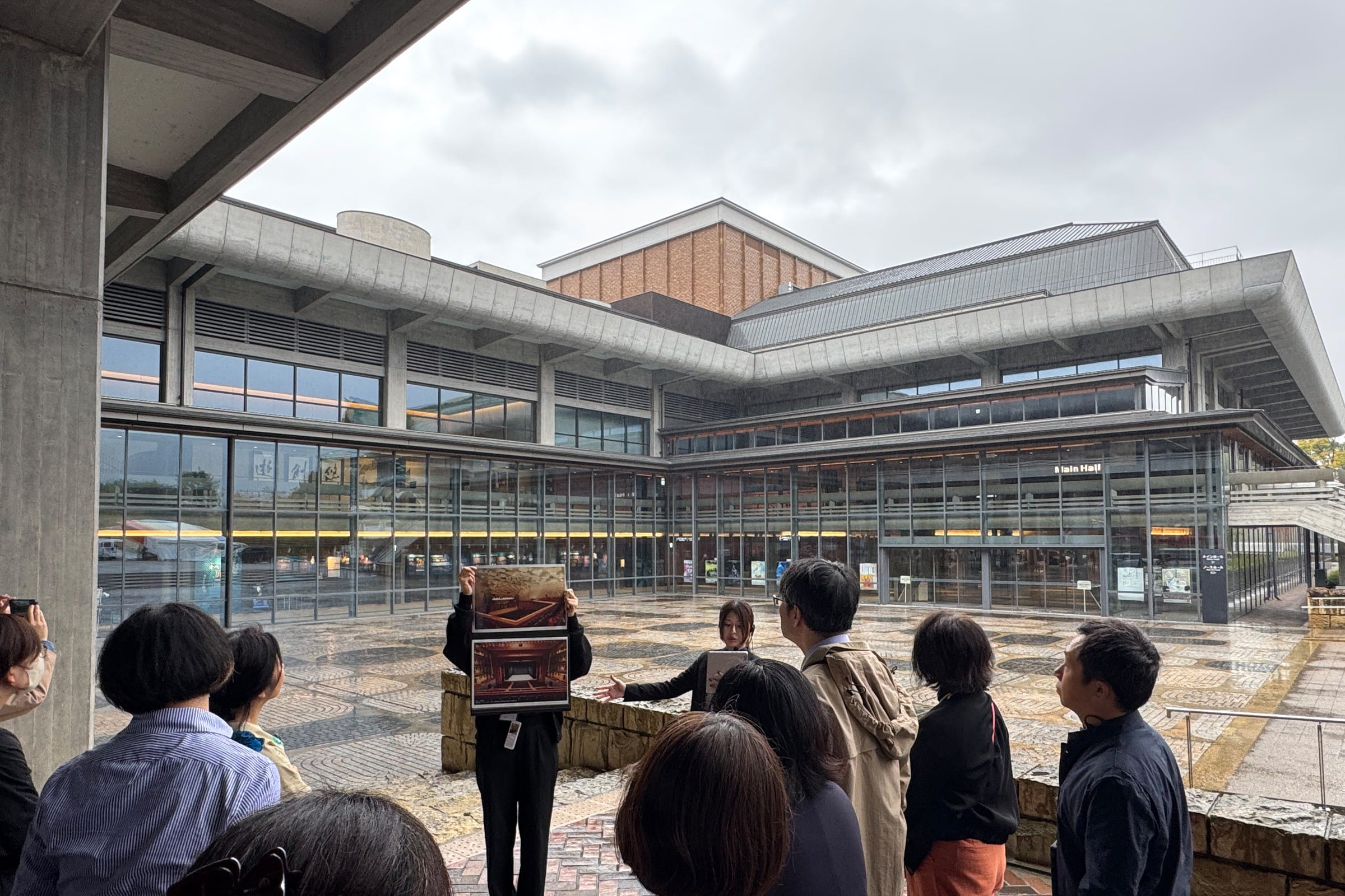 ガイドツアーの様子