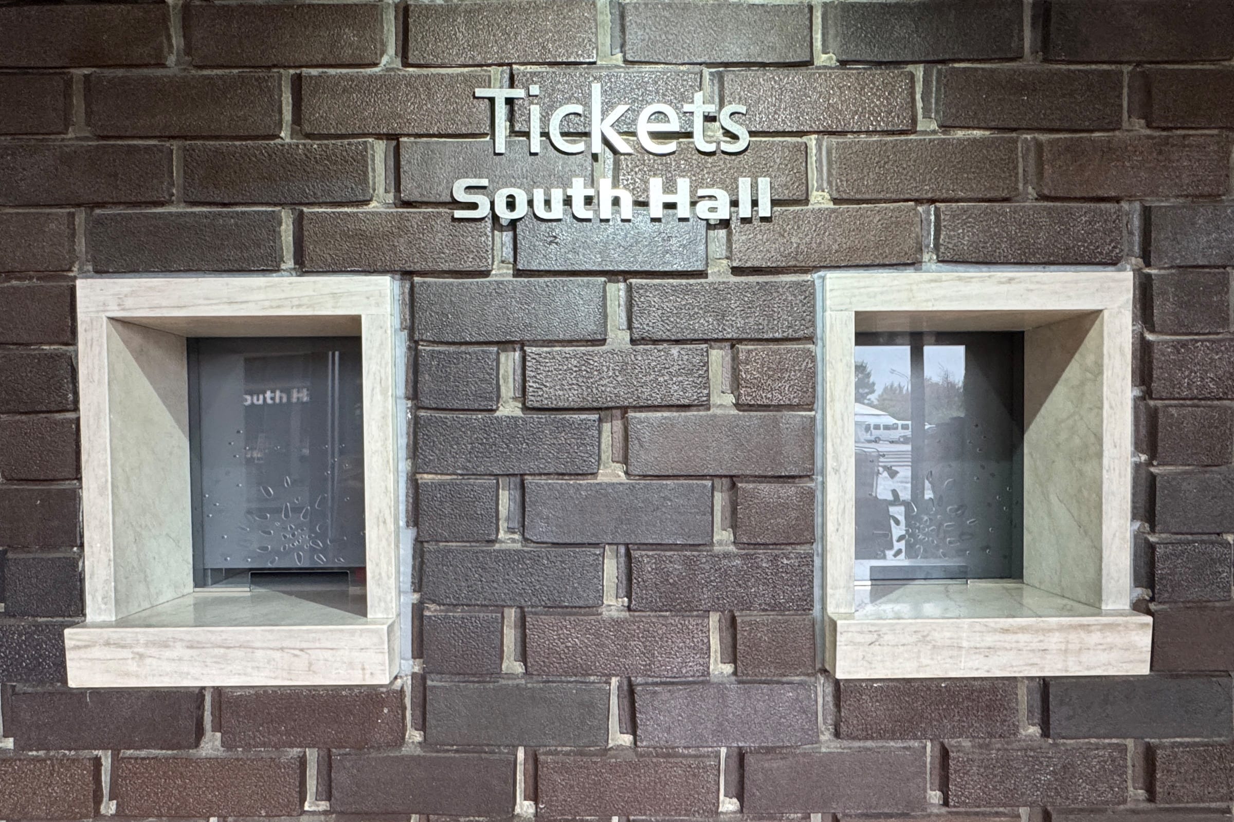 サウスホールチケットカウンター