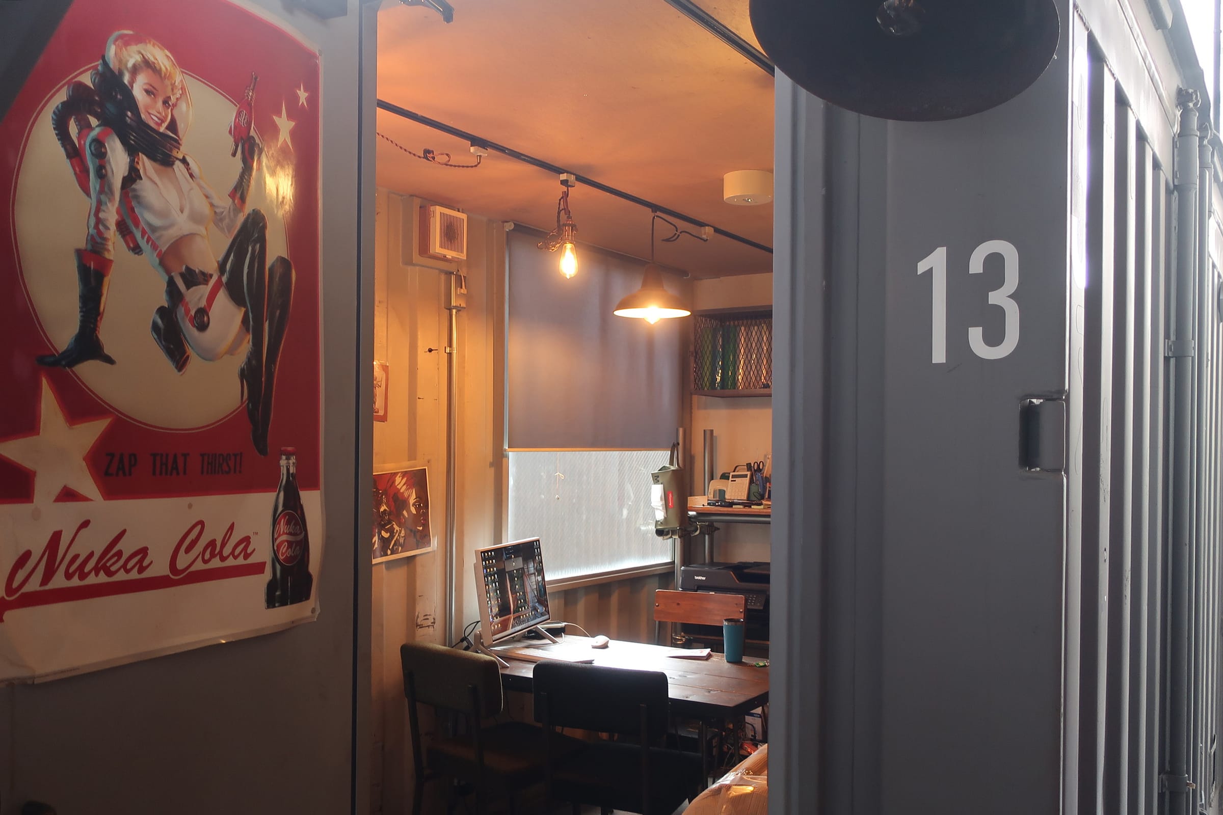 「SHIKIAMI CONCON」2階にあるクリエイターのオフィス