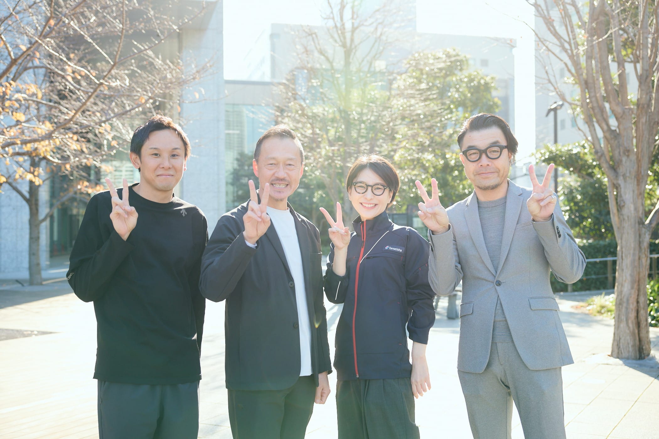 現場の声から生まれたワークウェア。丹青社とデサントがつくる“働きやすさ”と“働きがい”のかたち