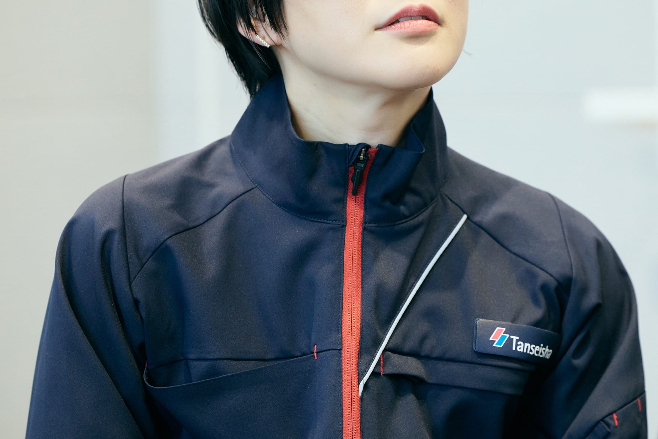 ファスナーの首元部分