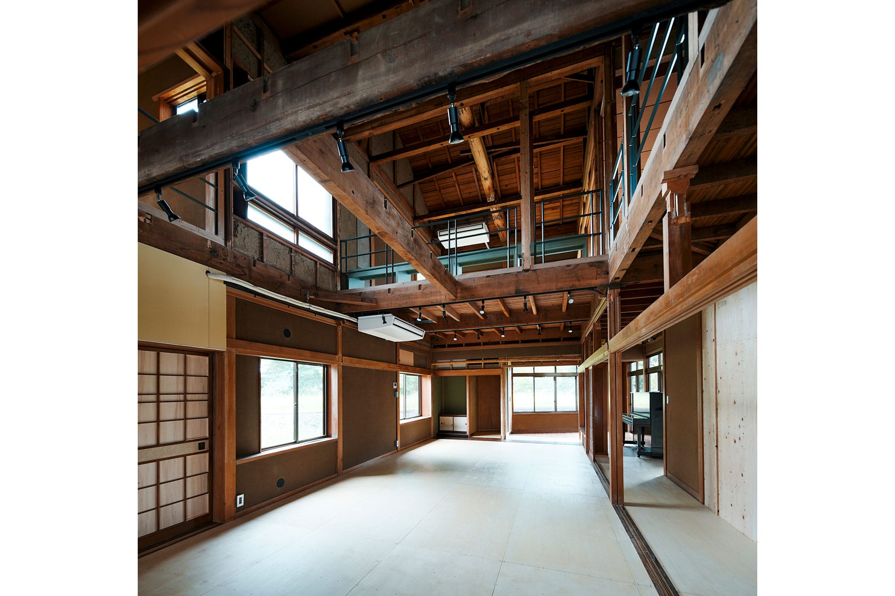 芝居小屋シェアハウス